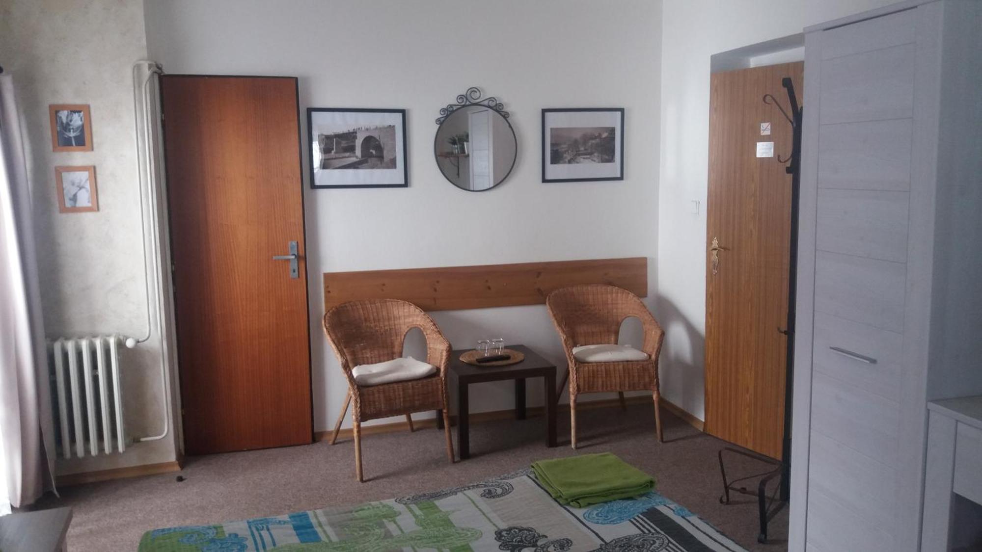 Penzion A Restaurace Modra Ruze Tabor Room photo
