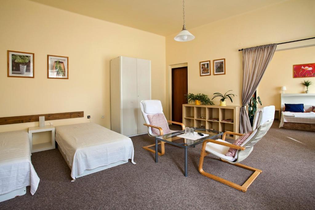 Penzion A Restaurace Modra Ruze Tabor Room photo